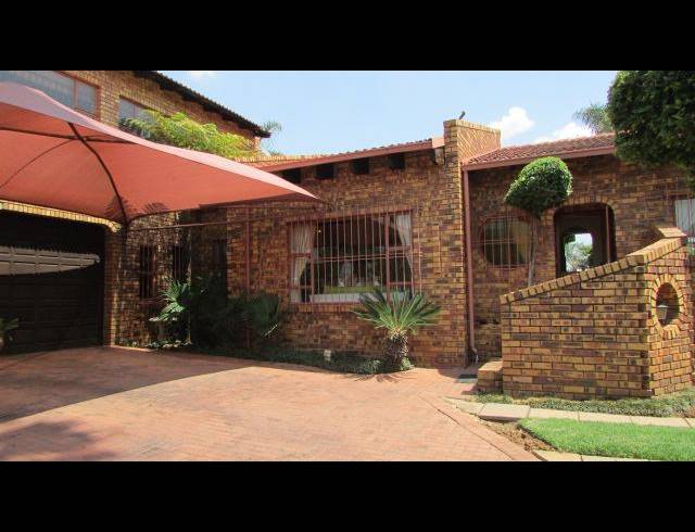 4 BEDROOM HOUSE FOR SALE IN MARAIS STEYN PARK